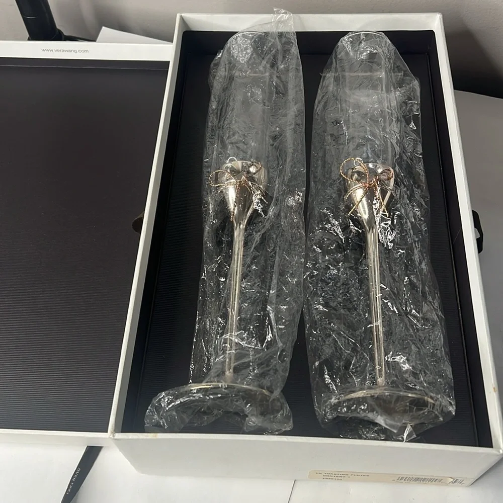 Vera Wang Pair of 2 New in Box LK 11” Toasting Flutes Crystal & Silvertone